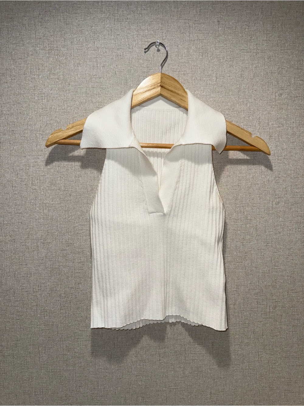 {SHEIN} Women's White Ribbed Collared Tank Top